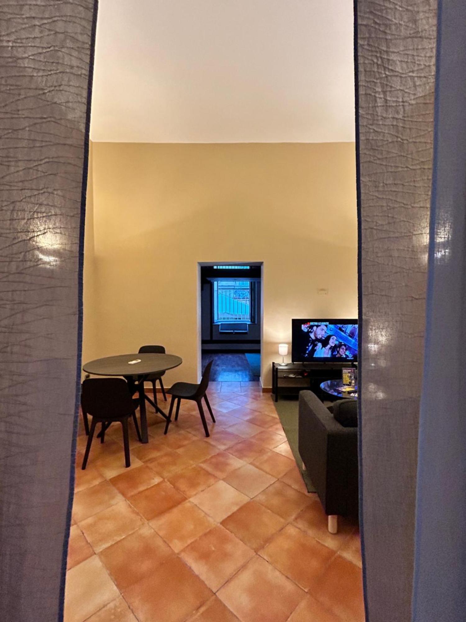 Ferrigni 33 Apartment Наполи Екстериор снимка